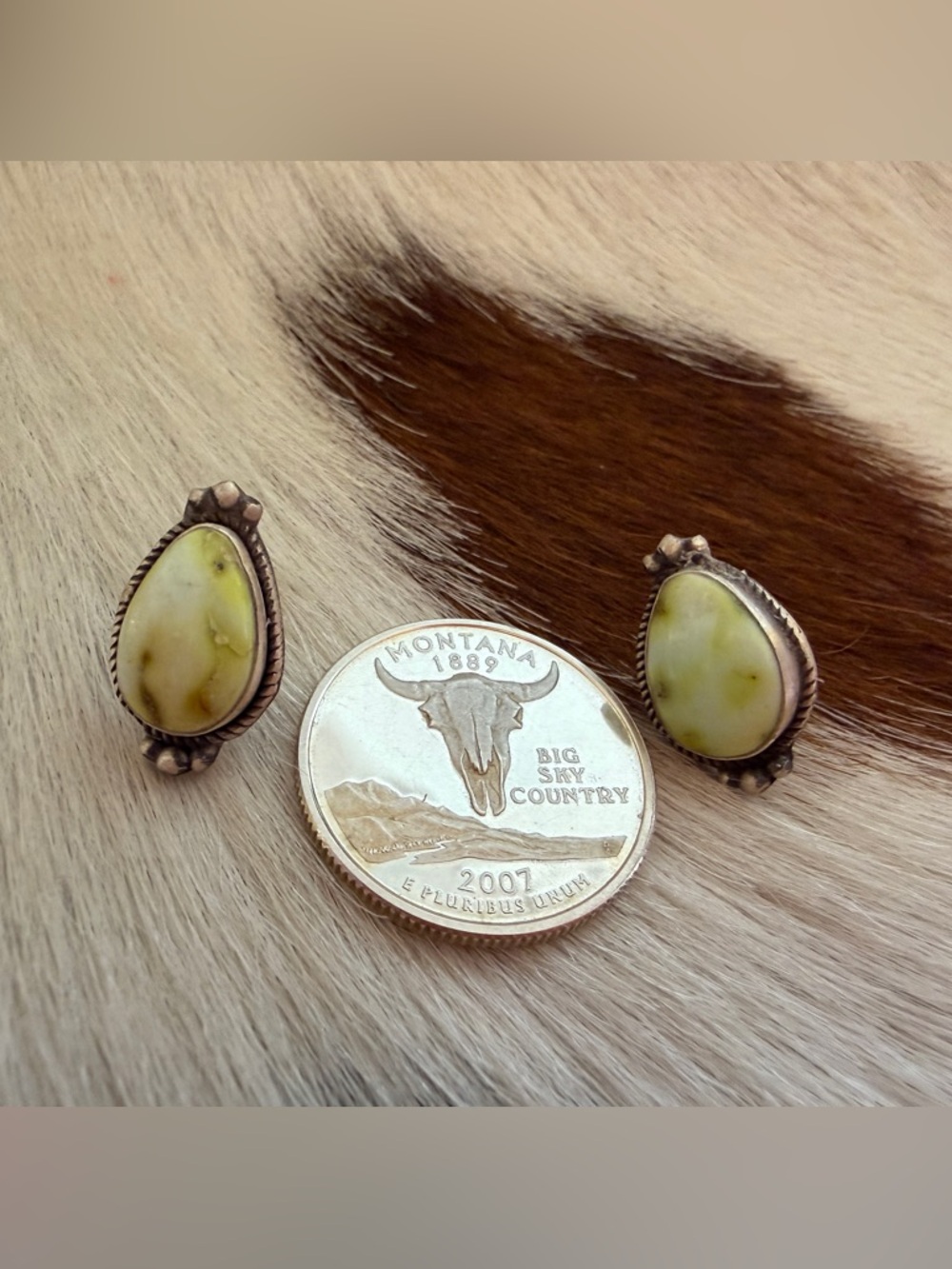❤️ Palomino Variscite Navajo Style Southwestern Brushed Matte 925 Stud Earrings - Picture 4 of 11